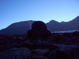 Caleta Gonzalo - Aangespoelde Zadel Met Helm