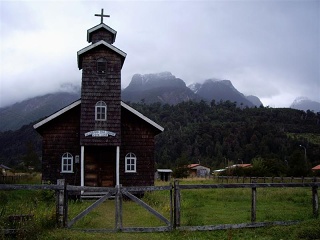 Puyuhuapi - Chalten - Kerk La Junta