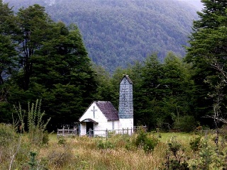 Puyuhuapi - Chalten - Kerk